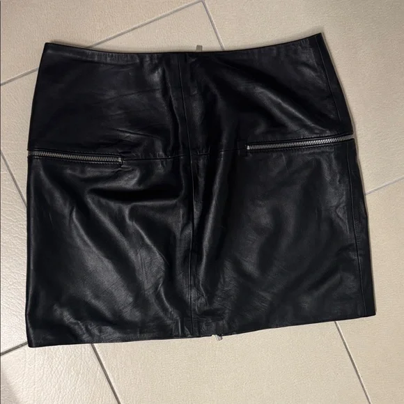 Black Leather Mini Skirt with side pockets (zipper) large - Picture 2 of 6